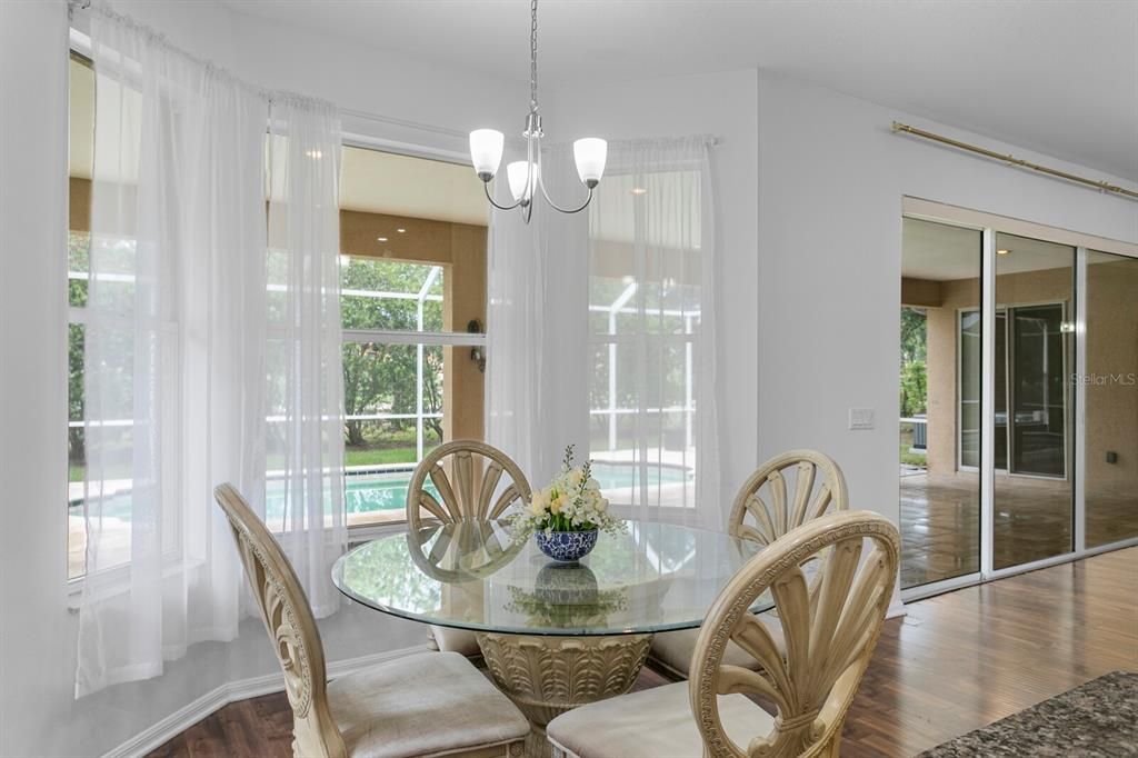 En Venta: $650,000 (4 camas, 3 baños, 3402 Pies cuadrados)