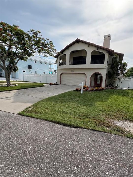 En Venta: $890,000 (3 camas, 2 baños, 1765 Pies cuadrados)