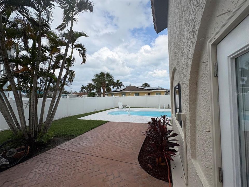 En Venta: $890,000 (3 camas, 2 baños, 1765 Pies cuadrados)