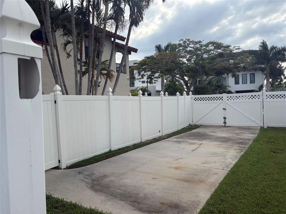 En Venta: $890,000 (3 camas, 2 baños, 1765 Pies cuadrados)