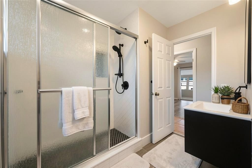 В аренду: $3,200 (2 спален, 2 ванн, 1212 Квадратных фут)