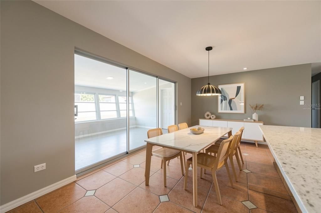 В аренду: $3,200 (2 спален, 2 ванн, 1212 Квадратных фут)