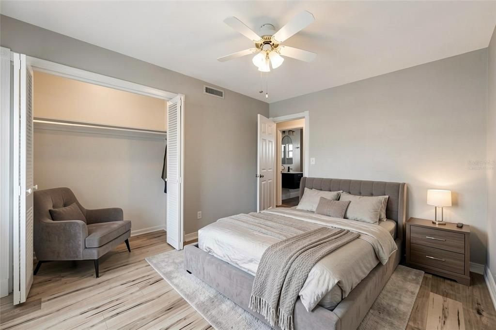 В аренду: $3,200 (2 спален, 2 ванн, 1212 Квадратных фут)