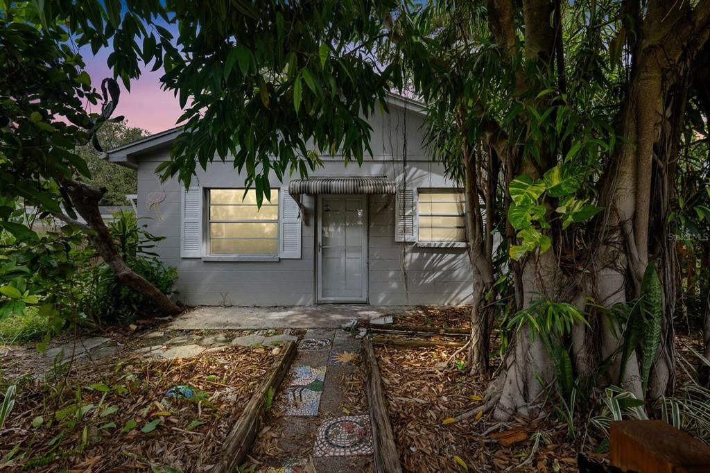 For Sale: $310,000 (0 beds, 0 baths, 1156 Square Feet)
