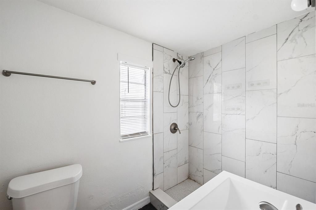 For Sale: $310,000 (0 beds, 0 baths, 1156 Square Feet)