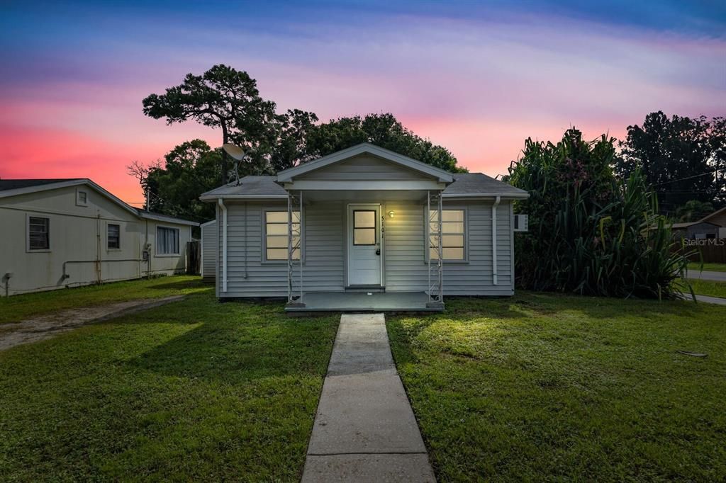 For Sale: $310,000 (0 beds, 0 baths, 1156 Square Feet)