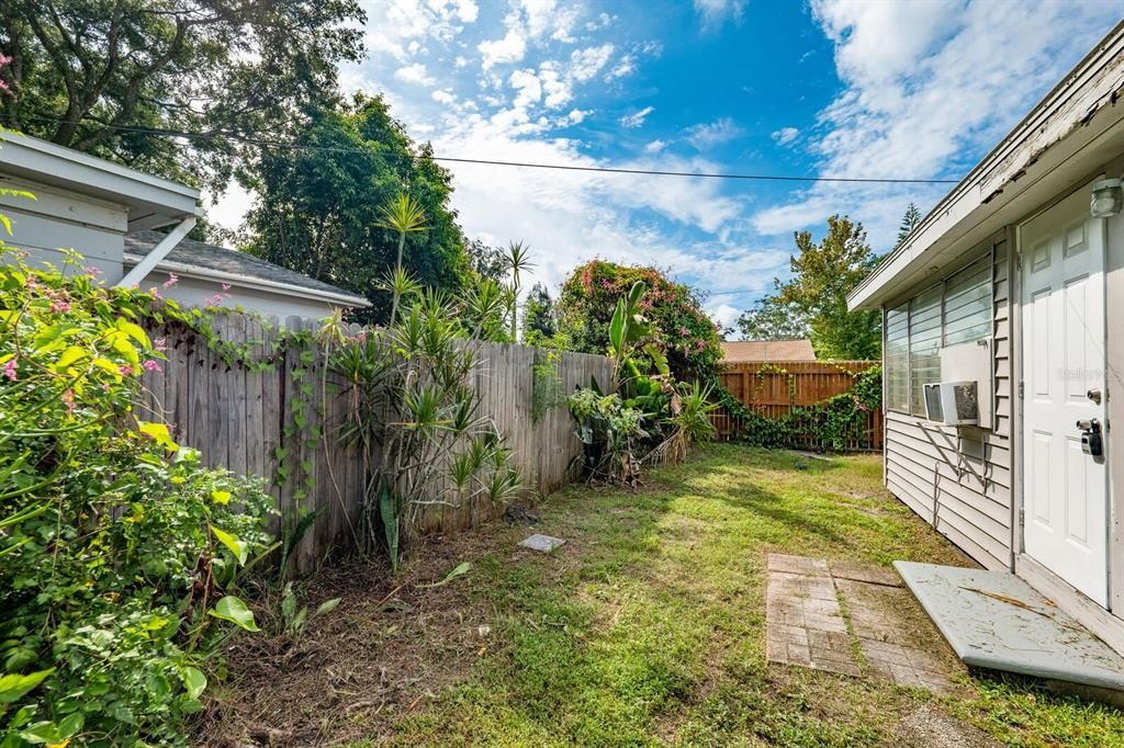 For Sale: $310,000 (0 beds, 0 baths, 1156 Square Feet)