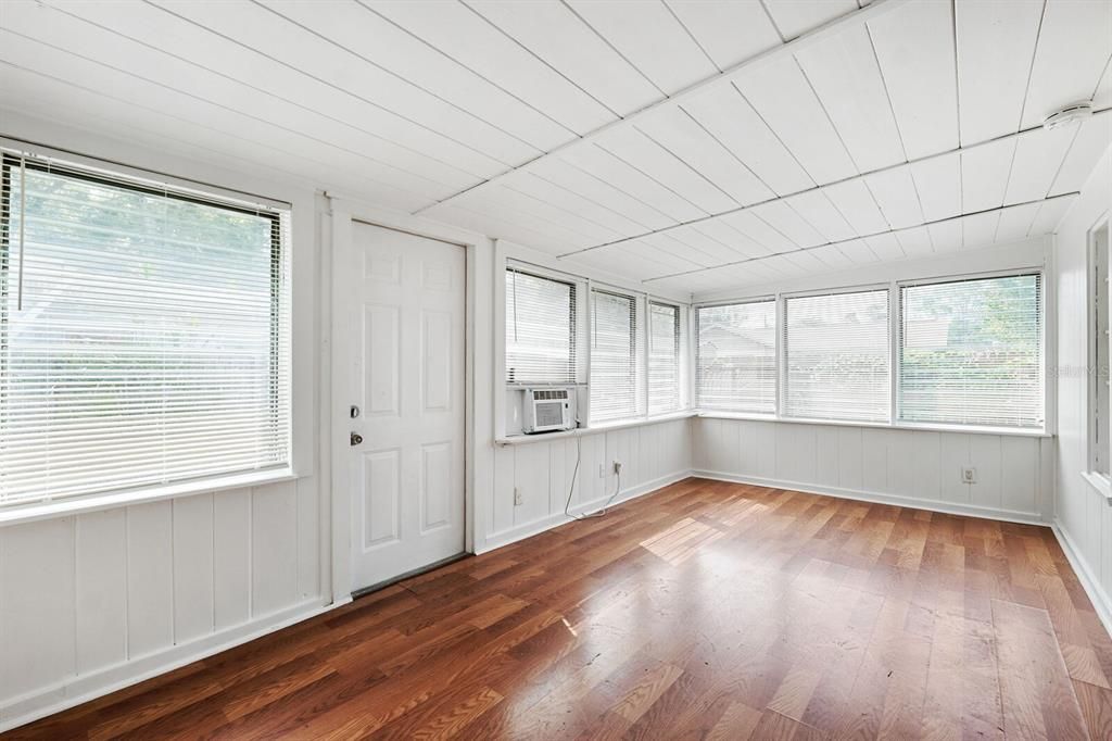 For Sale: $310,000 (0 beds, 0 baths, 1156 Square Feet)
