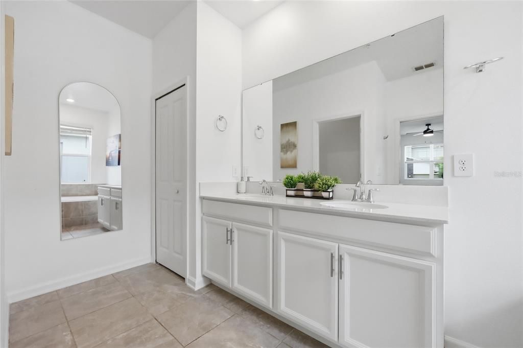 На продажу: $339,000 (3 спален, 2 ванн, 1788 Квадратных фут)