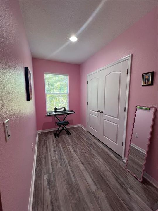 For Rent: $2,250 (3 beds, 2 baths, 1688 Square Feet)