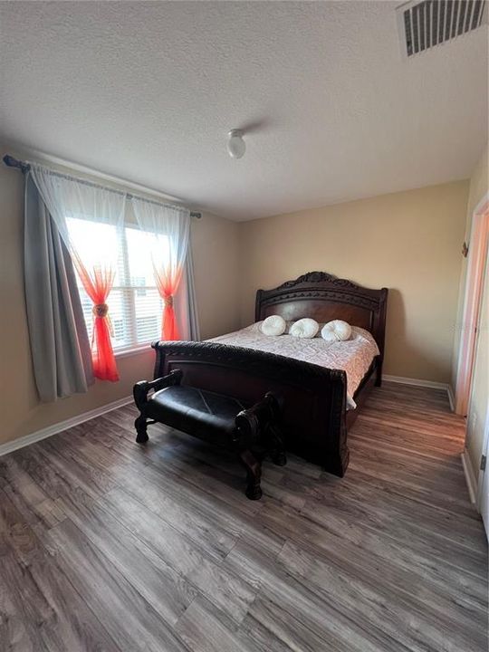 For Rent: $2,250 (3 beds, 2 baths, 1688 Square Feet)