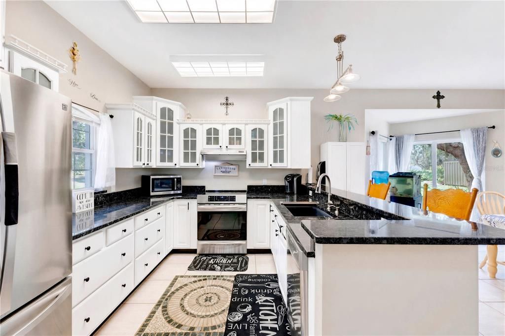 En Venta: $545,000 (3 camas, 2 baños, 1980 Pies cuadrados)