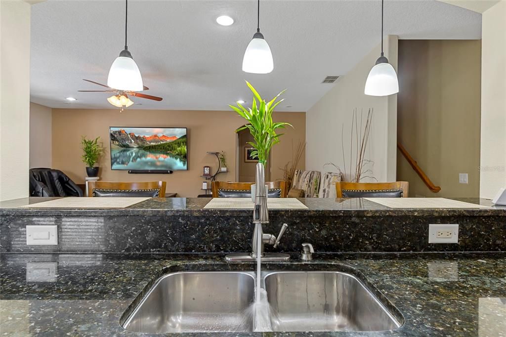 En Venta: $650,000 (5 camas, 3 baños, 3465 Pies cuadrados)