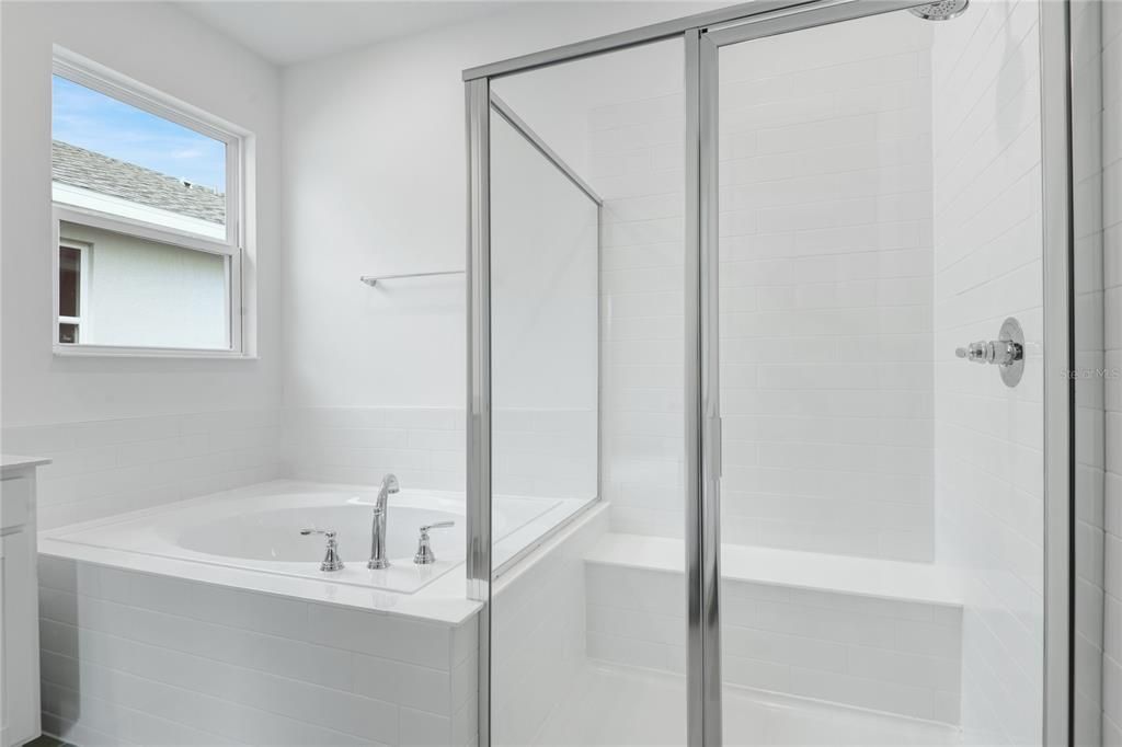 На продажу: $399,999 (4 спален, 3 ванн, 2090 Квадратных фут)