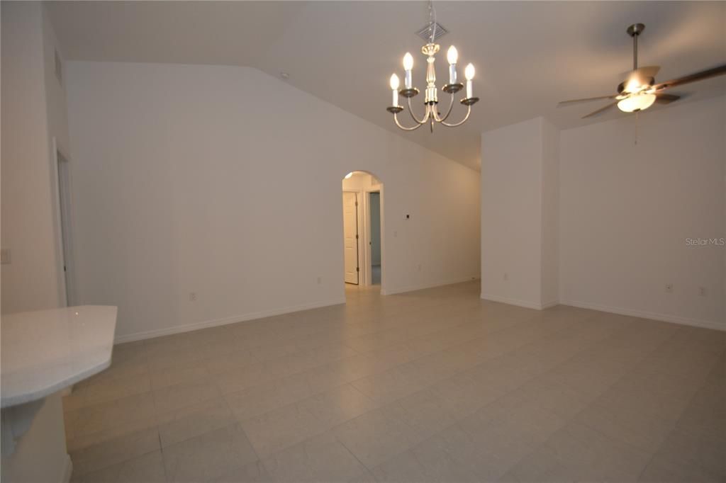 En Venta: $485,000 (6 camas, 0 baños, 2422 Pies cuadrados)