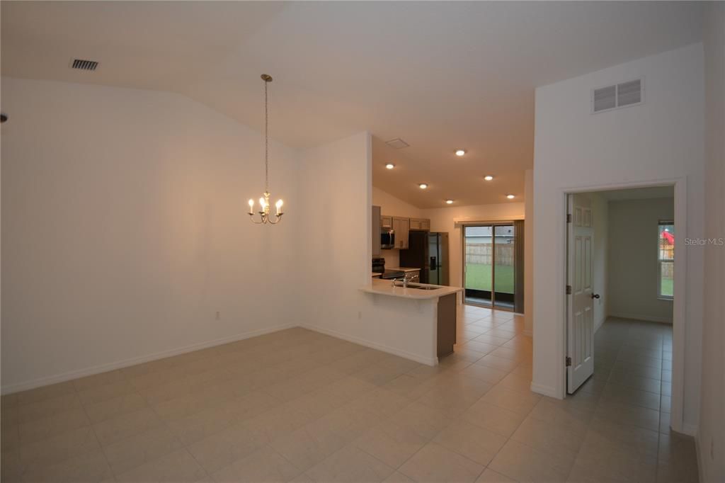 En Venta: $485,000 (6 camas, 0 baños, 2422 Pies cuadrados)