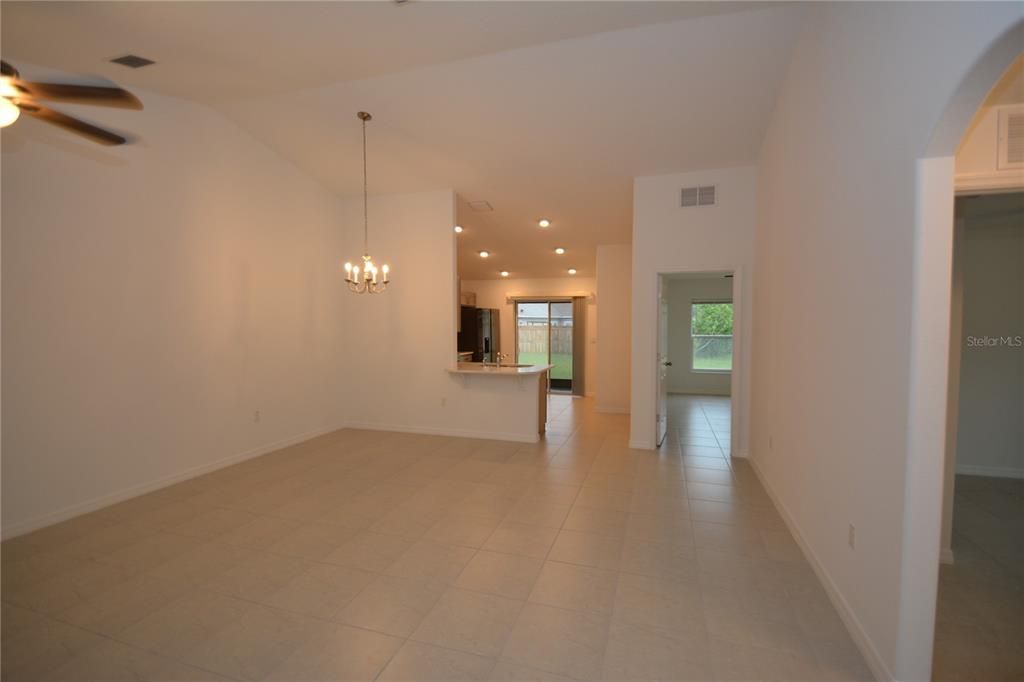 En Venta: $485,000 (6 camas, 0 baños, 2422 Pies cuadrados)