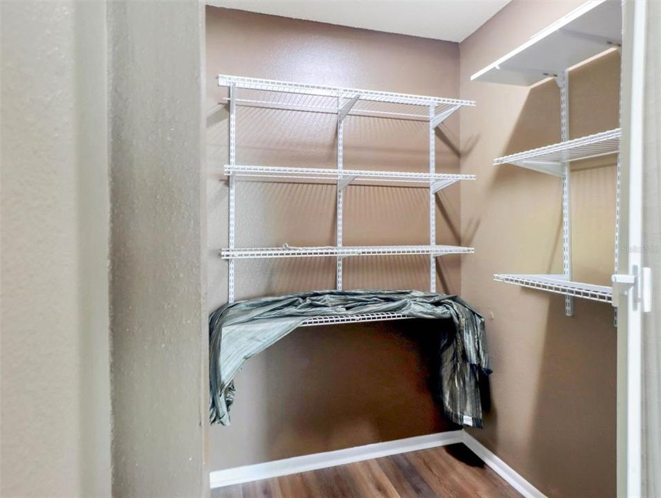 For Sale: $555,000 (4 beds, 2 baths, 1904 Square Feet)