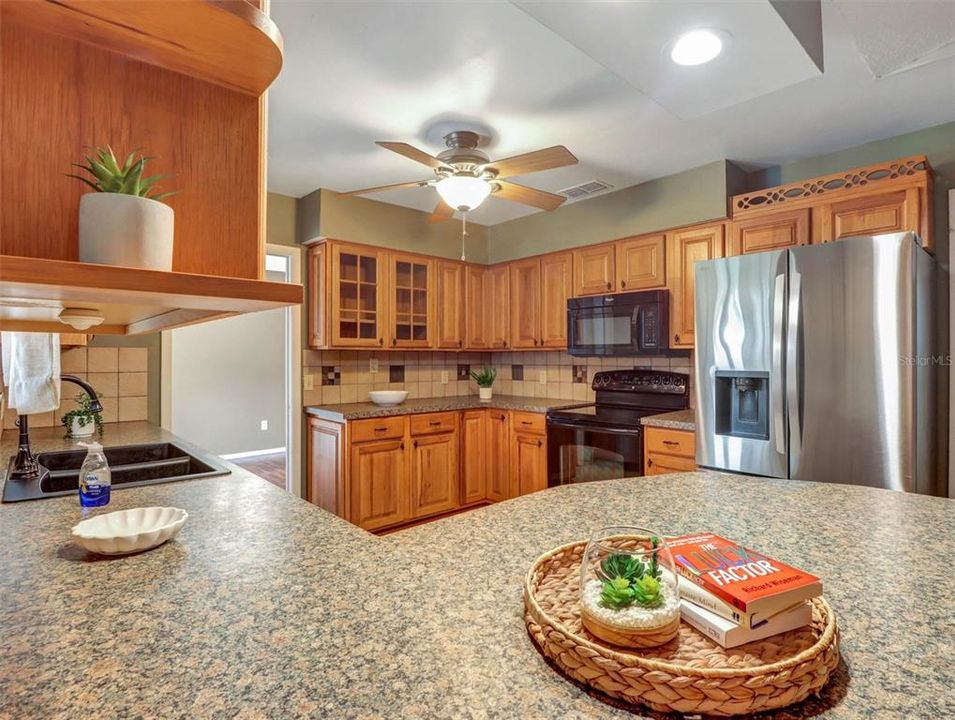 For Sale: $555,000 (4 beds, 2 baths, 1904 Square Feet)