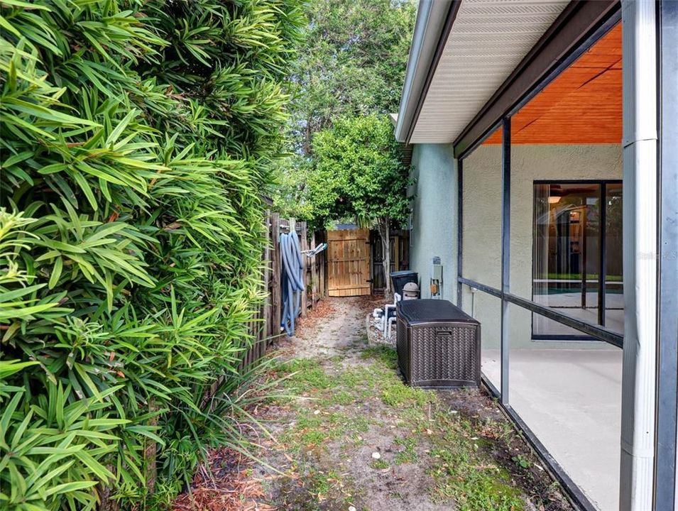 For Sale: $555,000 (4 beds, 2 baths, 1904 Square Feet)
