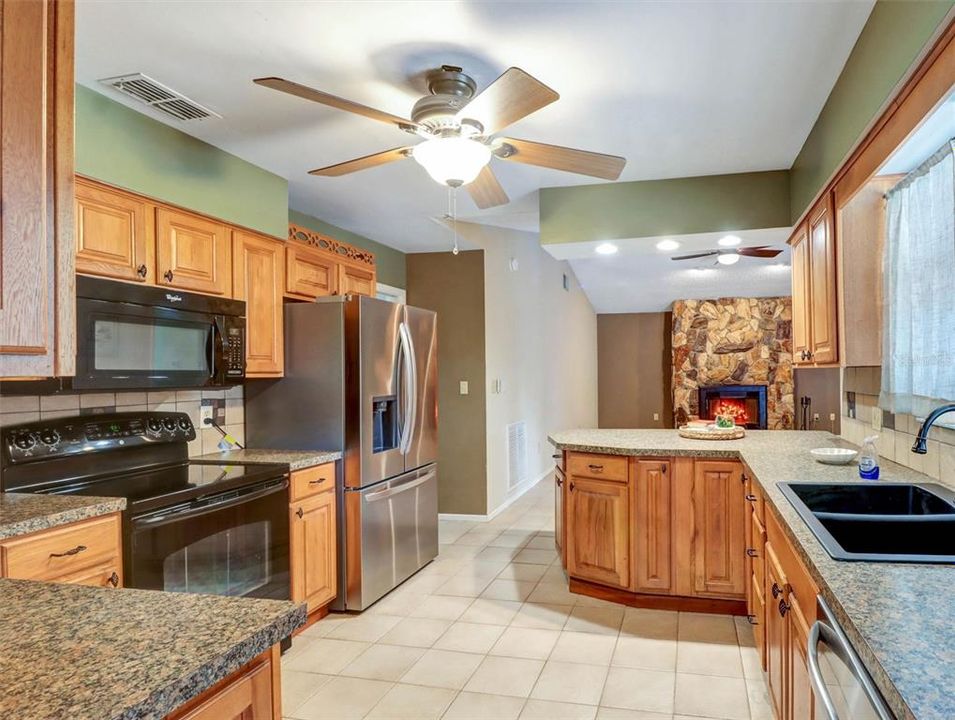 For Sale: $555,000 (4 beds, 2 baths, 1904 Square Feet)