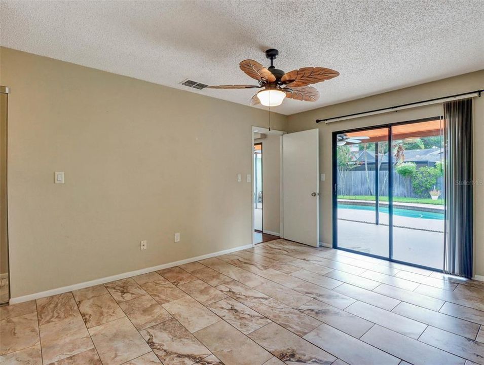 For Sale: $555,000 (4 beds, 2 baths, 1904 Square Feet)