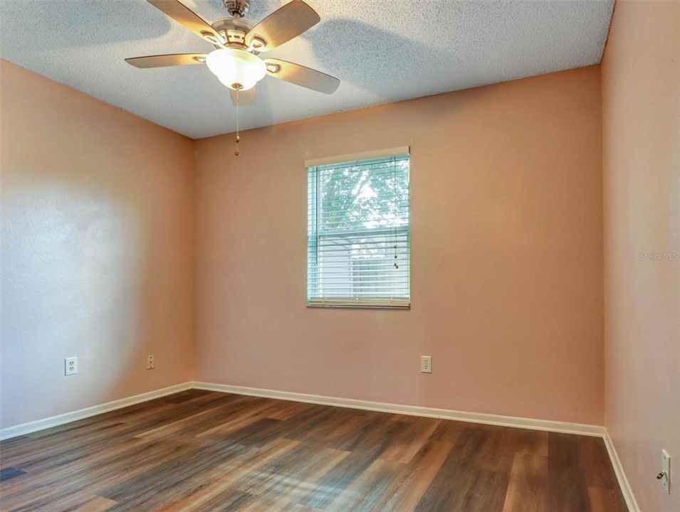 For Sale: $555,000 (4 beds, 2 baths, 1904 Square Feet)