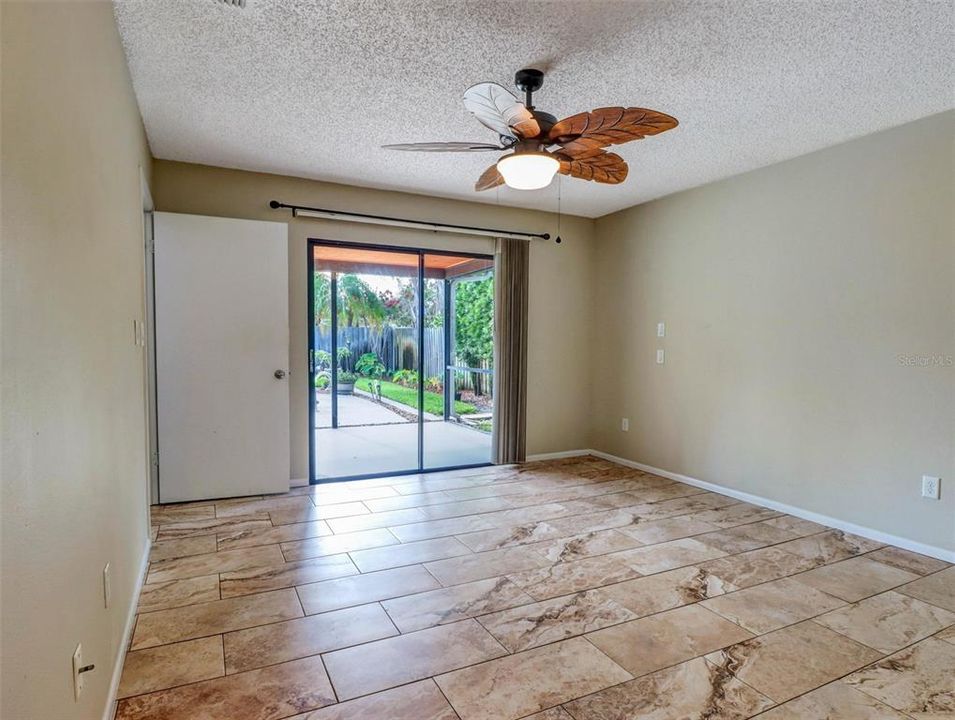 For Sale: $555,000 (4 beds, 2 baths, 1904 Square Feet)