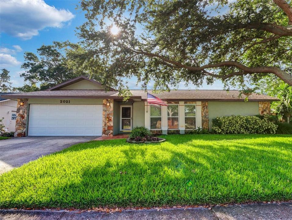 For Sale: $555,000 (4 beds, 2 baths, 1904 Square Feet)