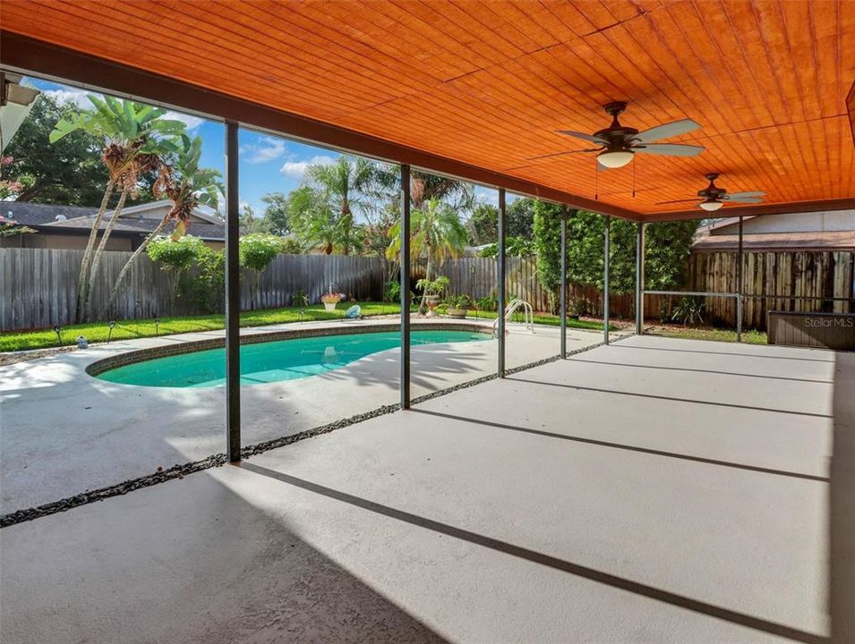 For Sale: $555,000 (4 beds, 2 baths, 1904 Square Feet)
