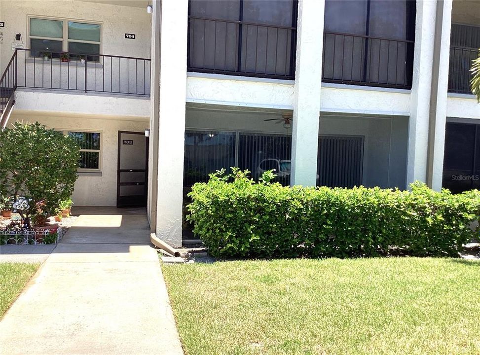 For Rent: $1,200 (1 beds, 1 baths, 530 Square Feet)