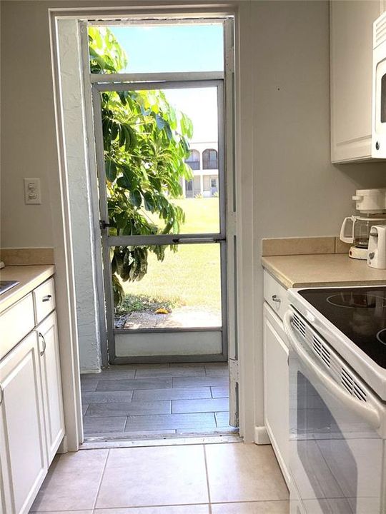 For Rent: $1,200 (1 beds, 1 baths, 530 Square Feet)