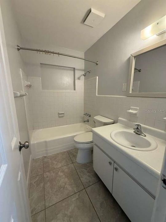 В аренду: $1,750 (2 спален, 2 ванн, 888 Квадратных фут)