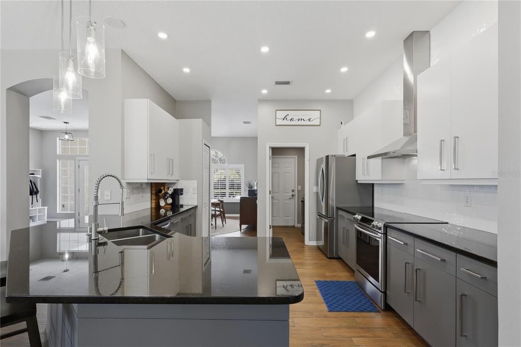 En Venta: $450,000 (4 camas, 2 baños, 2470 Pies cuadrados)