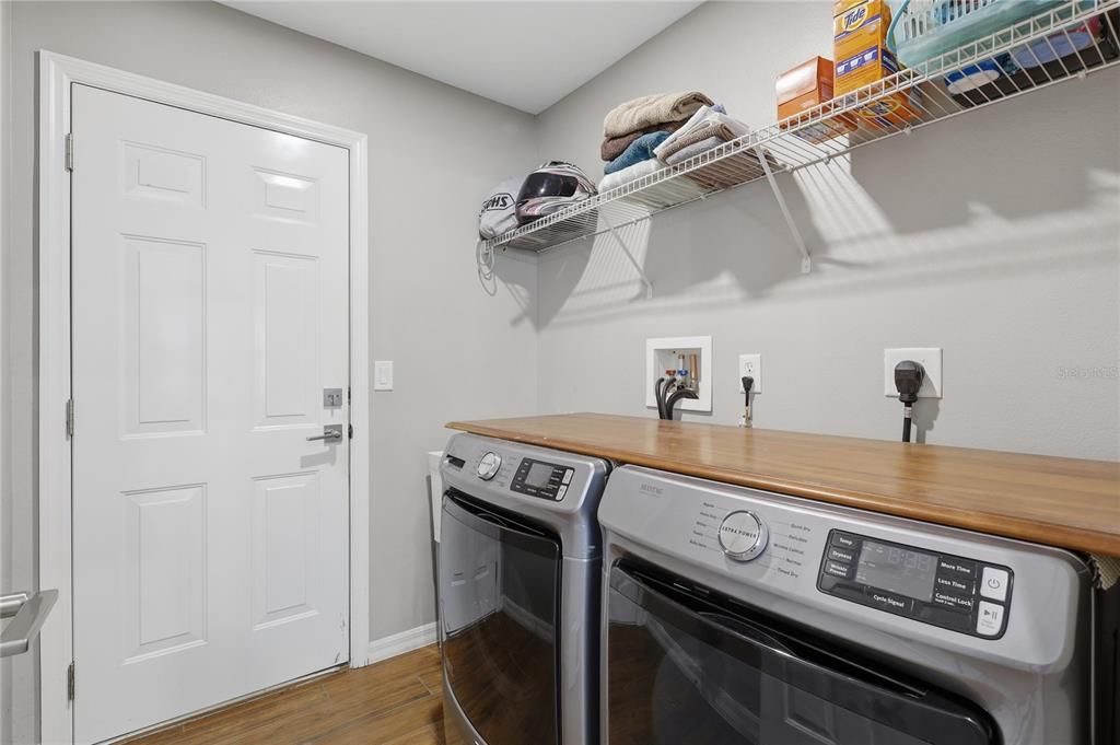 En Venta: $450,000 (4 camas, 2 baños, 2470 Pies cuadrados)