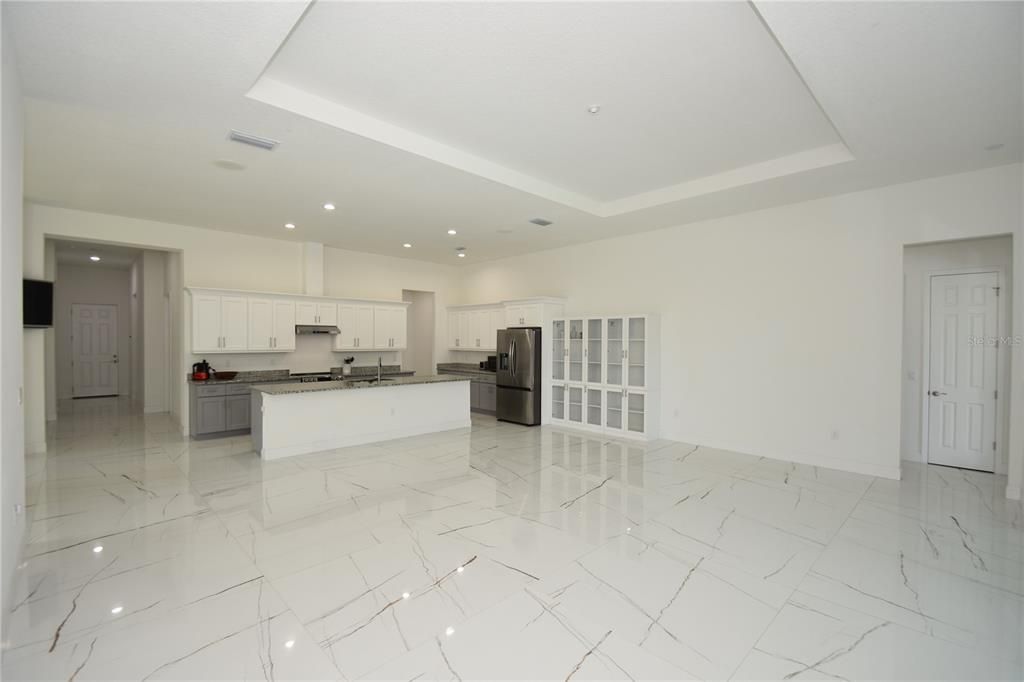 For Rent: $3,700 (5 beds, 3 baths, 2709 Square Feet)