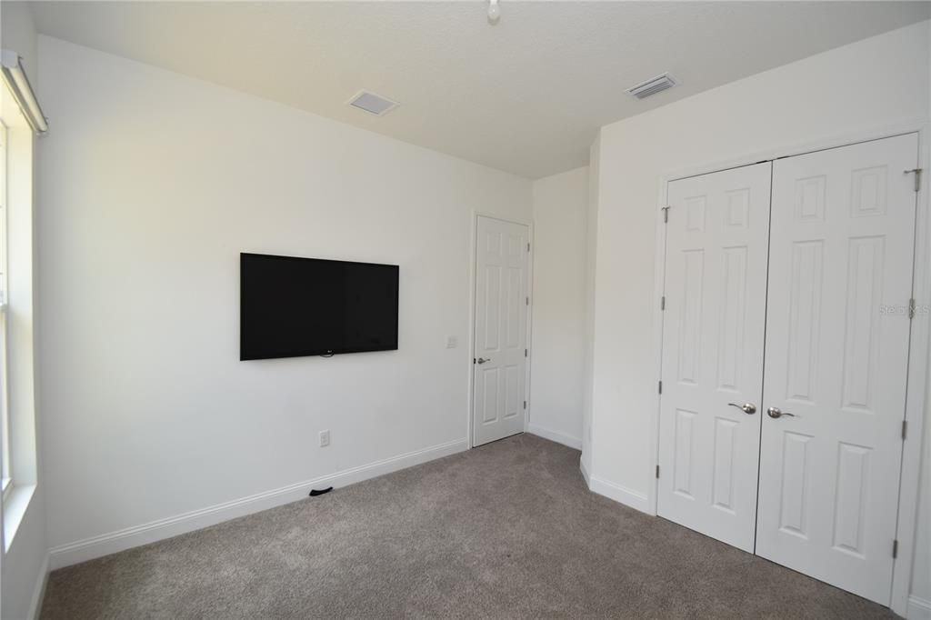 For Rent: $3,700 (5 beds, 3 baths, 2709 Square Feet)