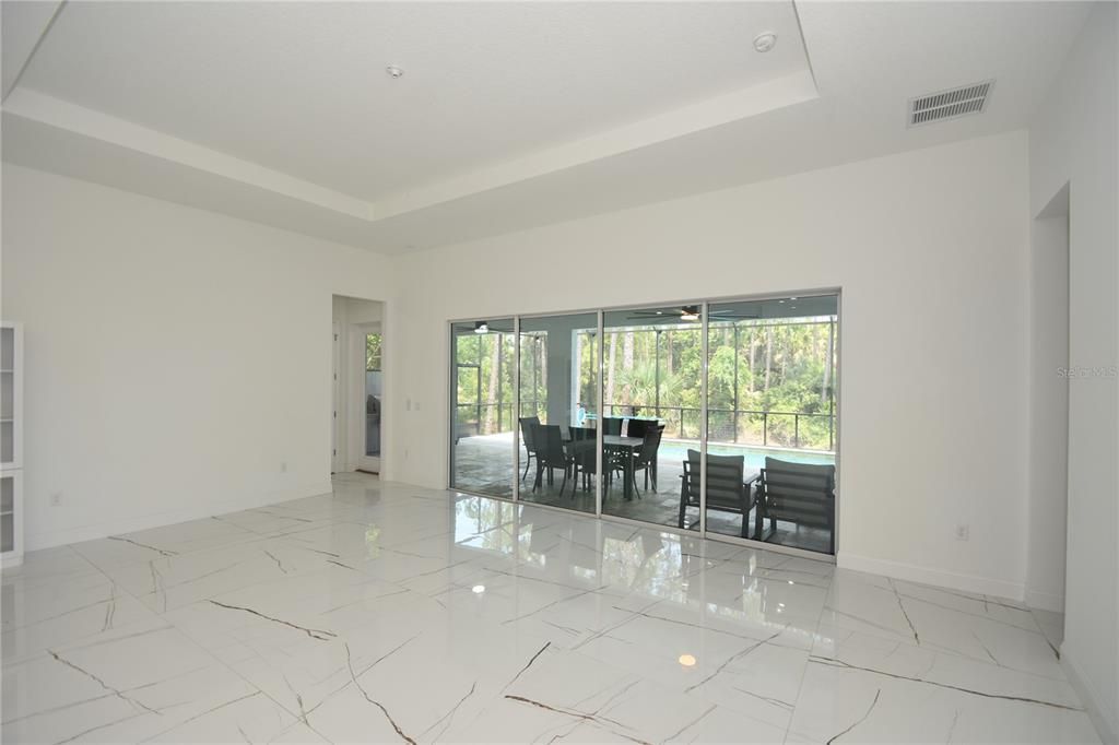 For Rent: $3,700 (5 beds, 3 baths, 2709 Square Feet)