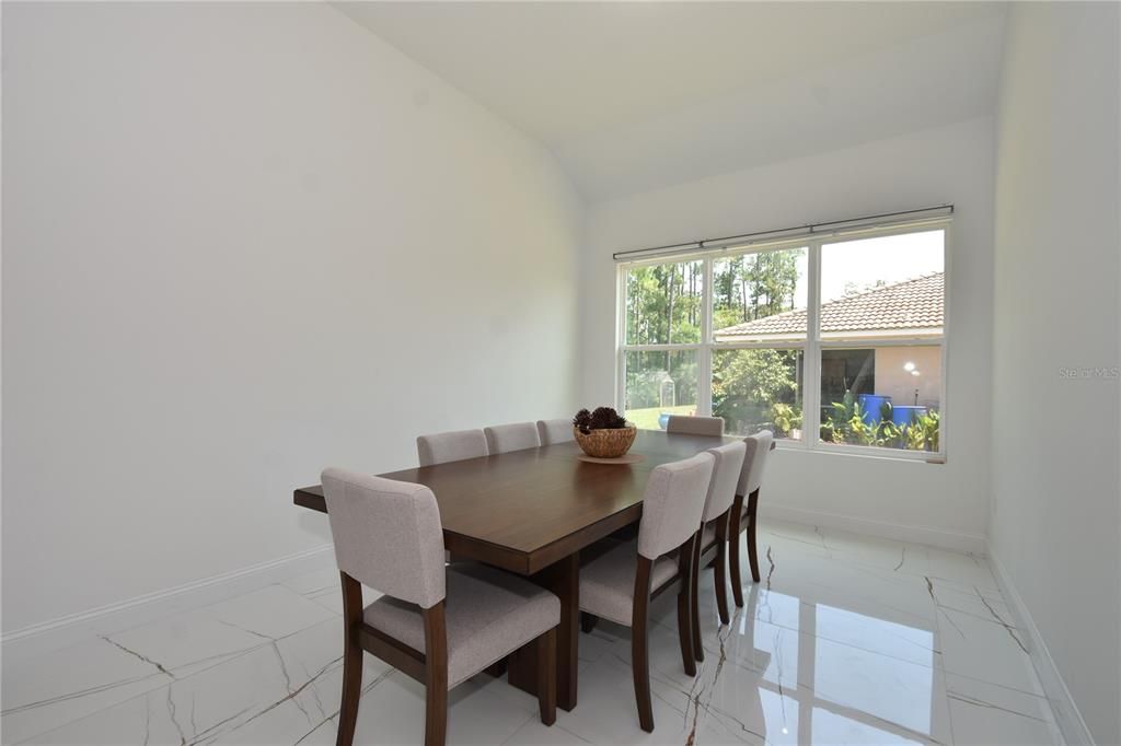 For Rent: $3,700 (5 beds, 3 baths, 2709 Square Feet)