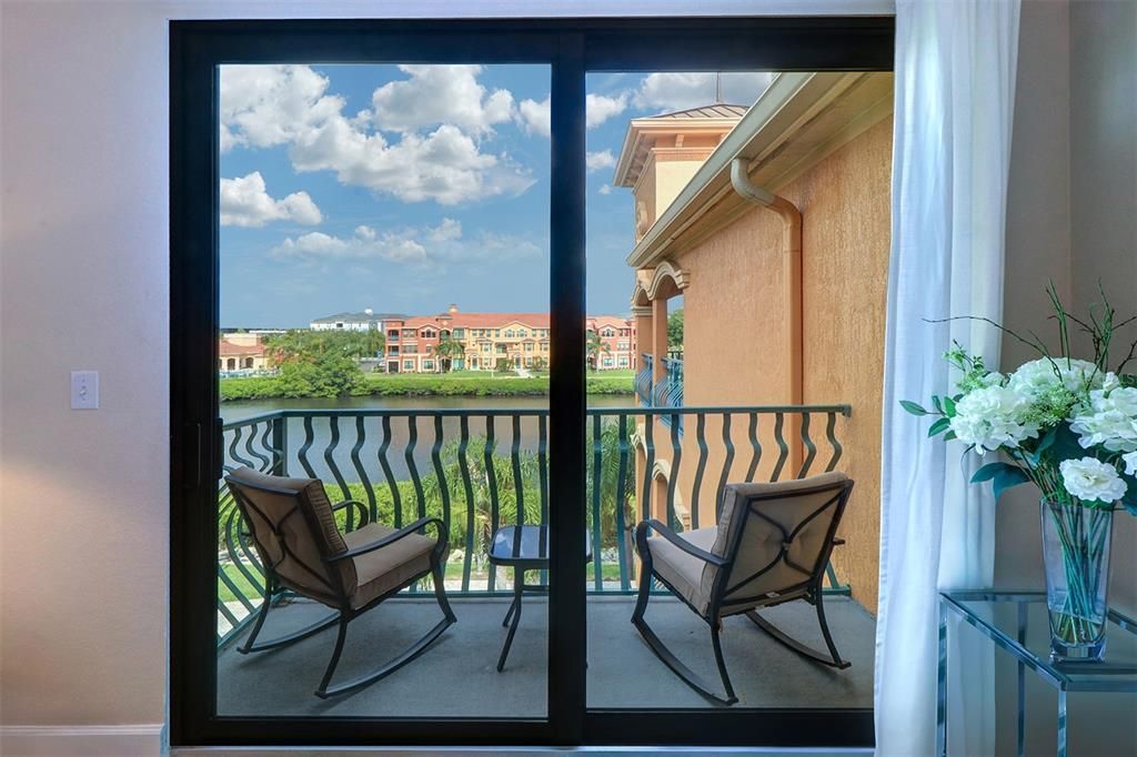 For Rent: $3,550 (3 beds, 2 baths, 1453 Square Feet)