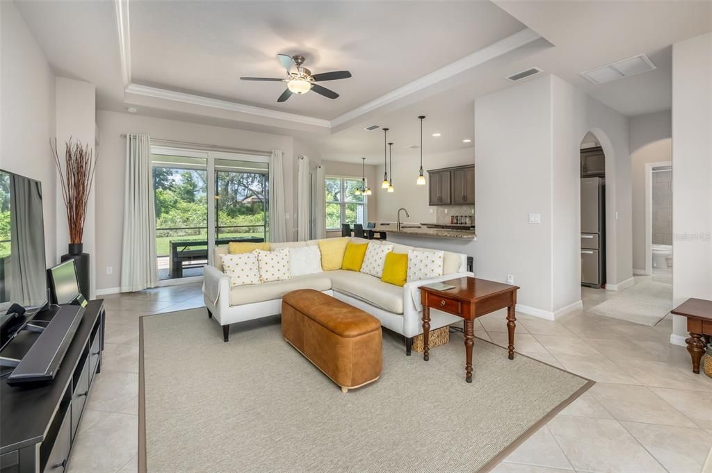 На продажу: $439,000 (3 спален, 2 ванн, 1845 Квадратных фут)