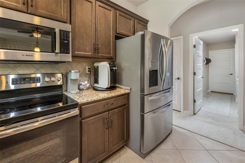 На продажу: $439,000 (3 спален, 2 ванн, 1845 Квадратных фут)
