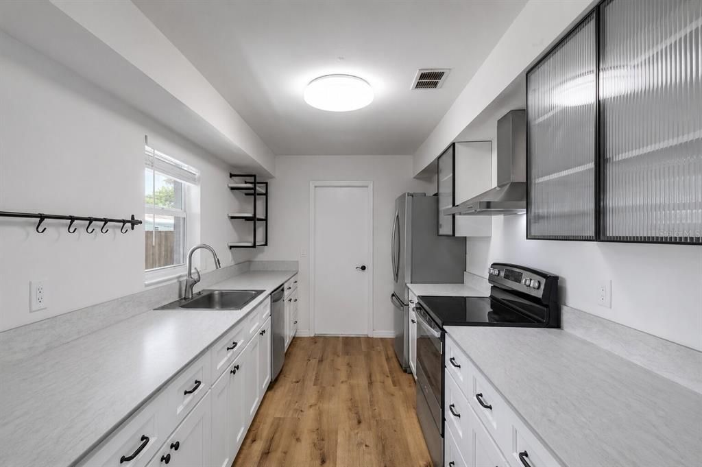На продажу: $289,900 (3 спален, 2 ванн, 1288 Квадратных фут)