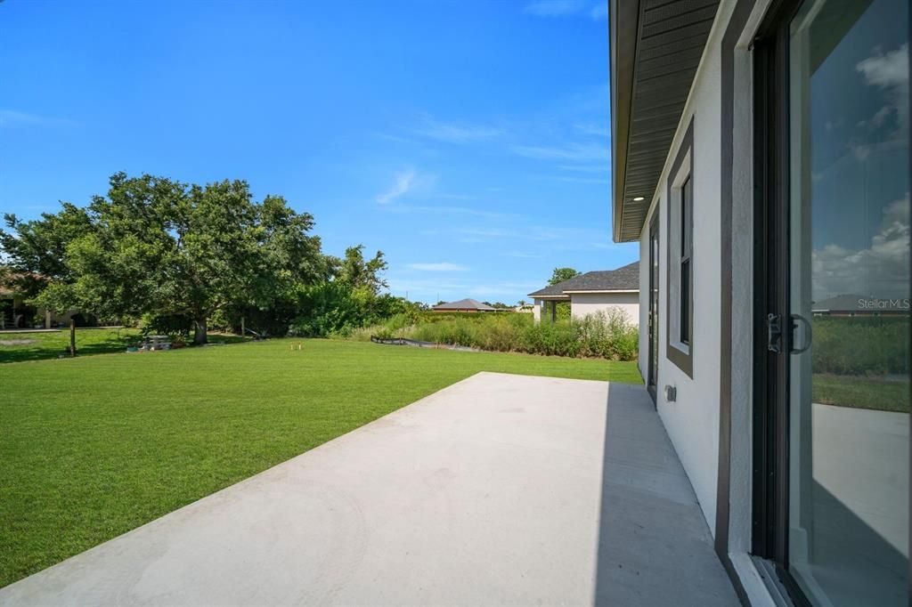 For Sale: $275,000 (3 beds, 3 baths, 1057 Square Feet)