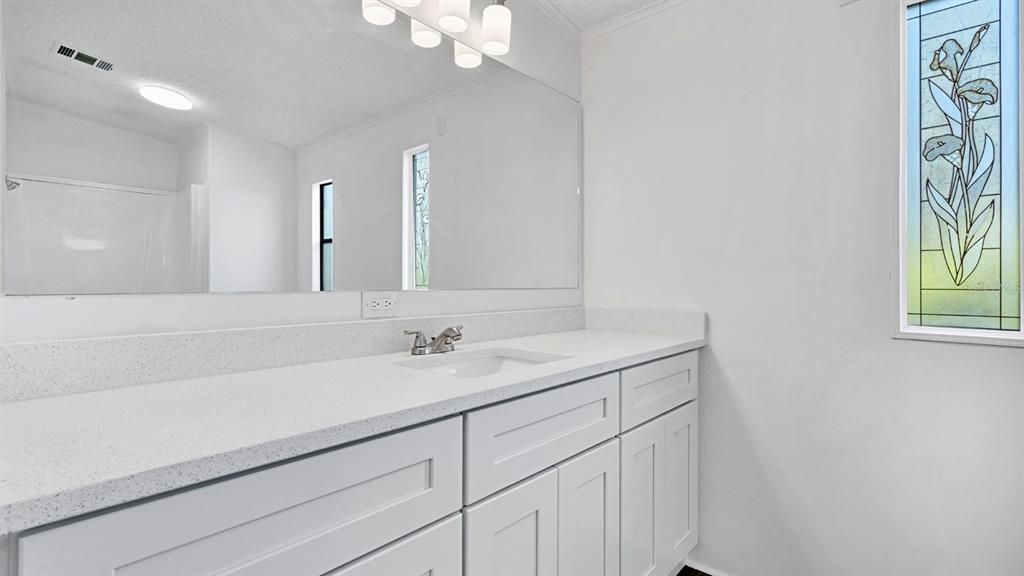 Activo con contrato: $169,950 (2 camas, 2 baños, 1588 Pies cuadrados)