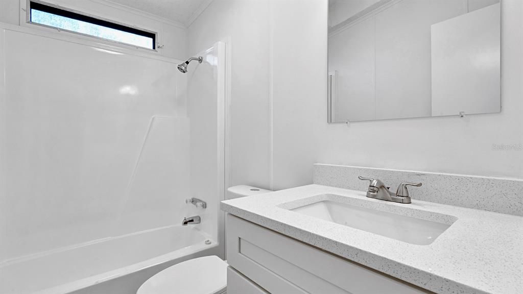 Activo con contrato: $169,950 (2 camas, 2 baños, 1588 Pies cuadrados)