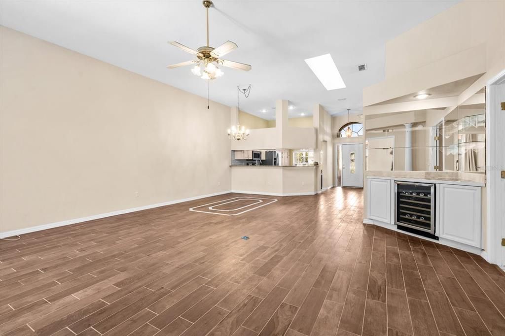 : $429,900 (3 beds, 2 baths, 1900 Square Feet)