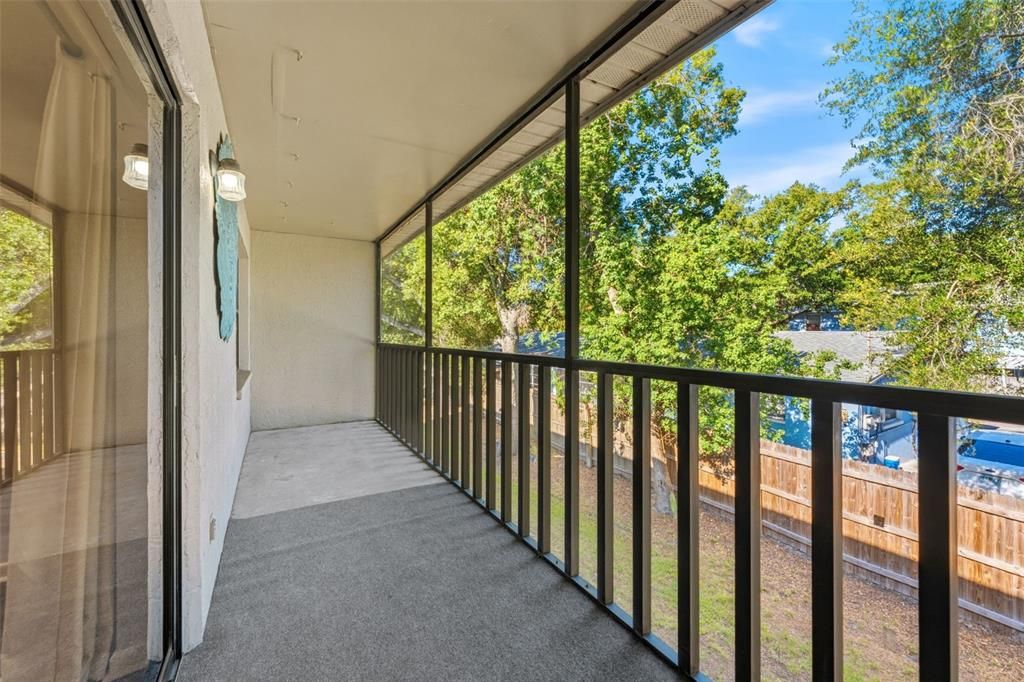 For Sale: $190,000 (2 beds, 2 baths, 1090 Square Feet)