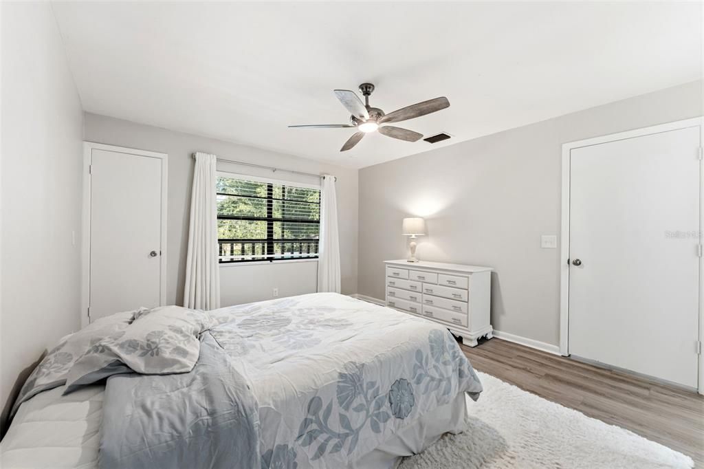 For Sale: $190,000 (2 beds, 2 baths, 1090 Square Feet)