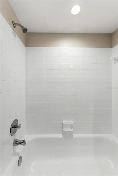 For Sale: $190,000 (2 beds, 2 baths, 1090 Square Feet)
